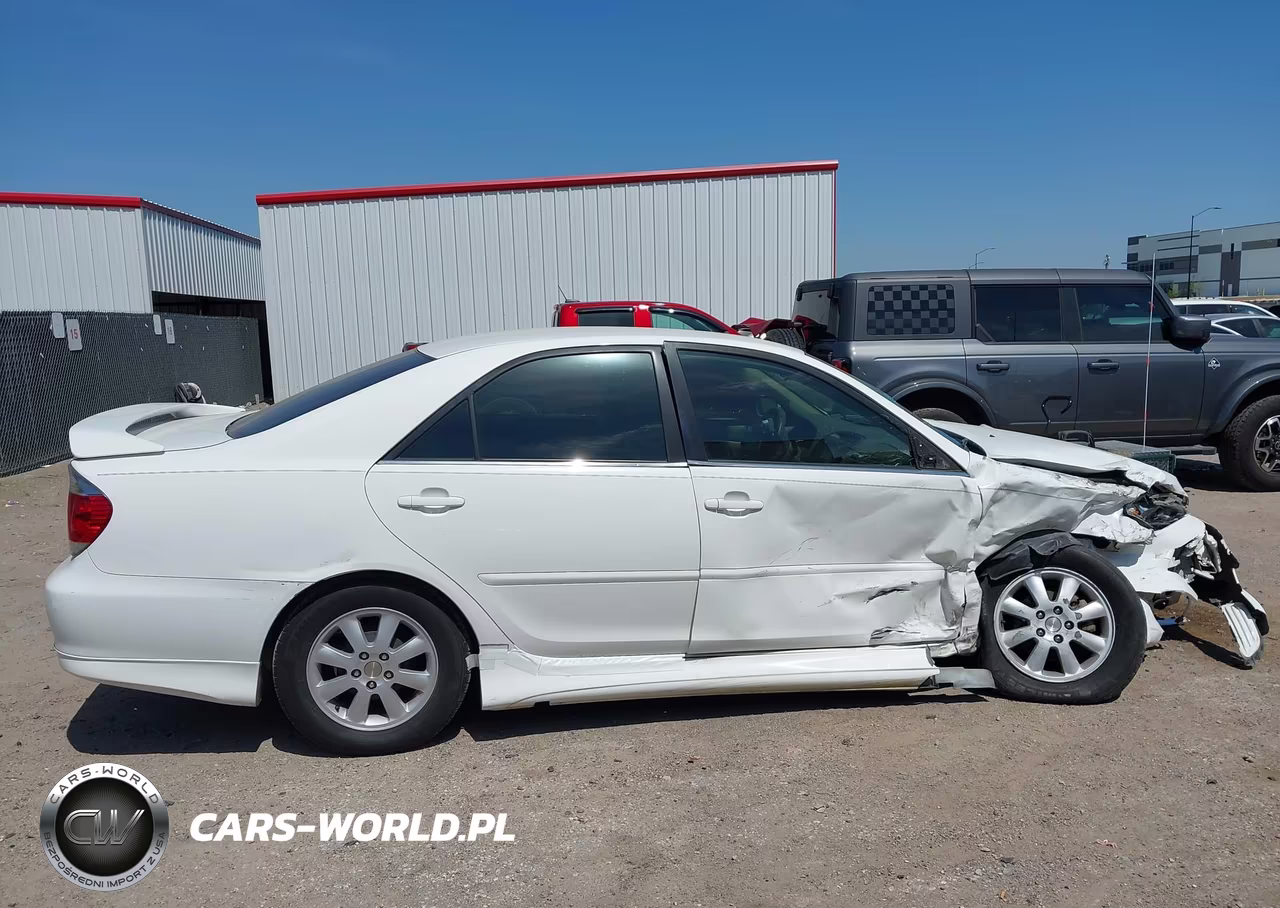 2006 Toyota Camry Le VIN:JTDBE32K063049975 - 13