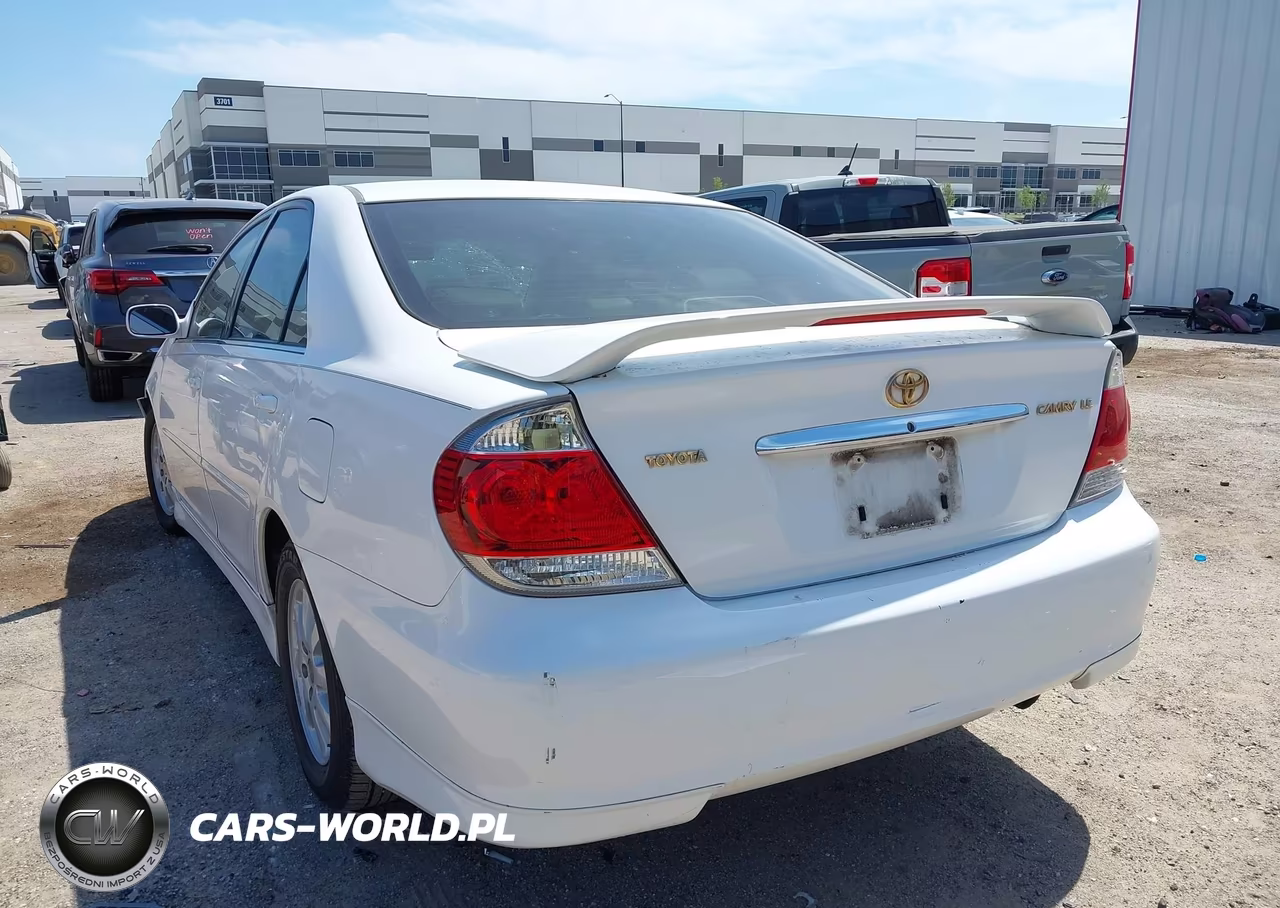 2006 Toyota Camry Le VIN:JTDBE32K063049975 - 3