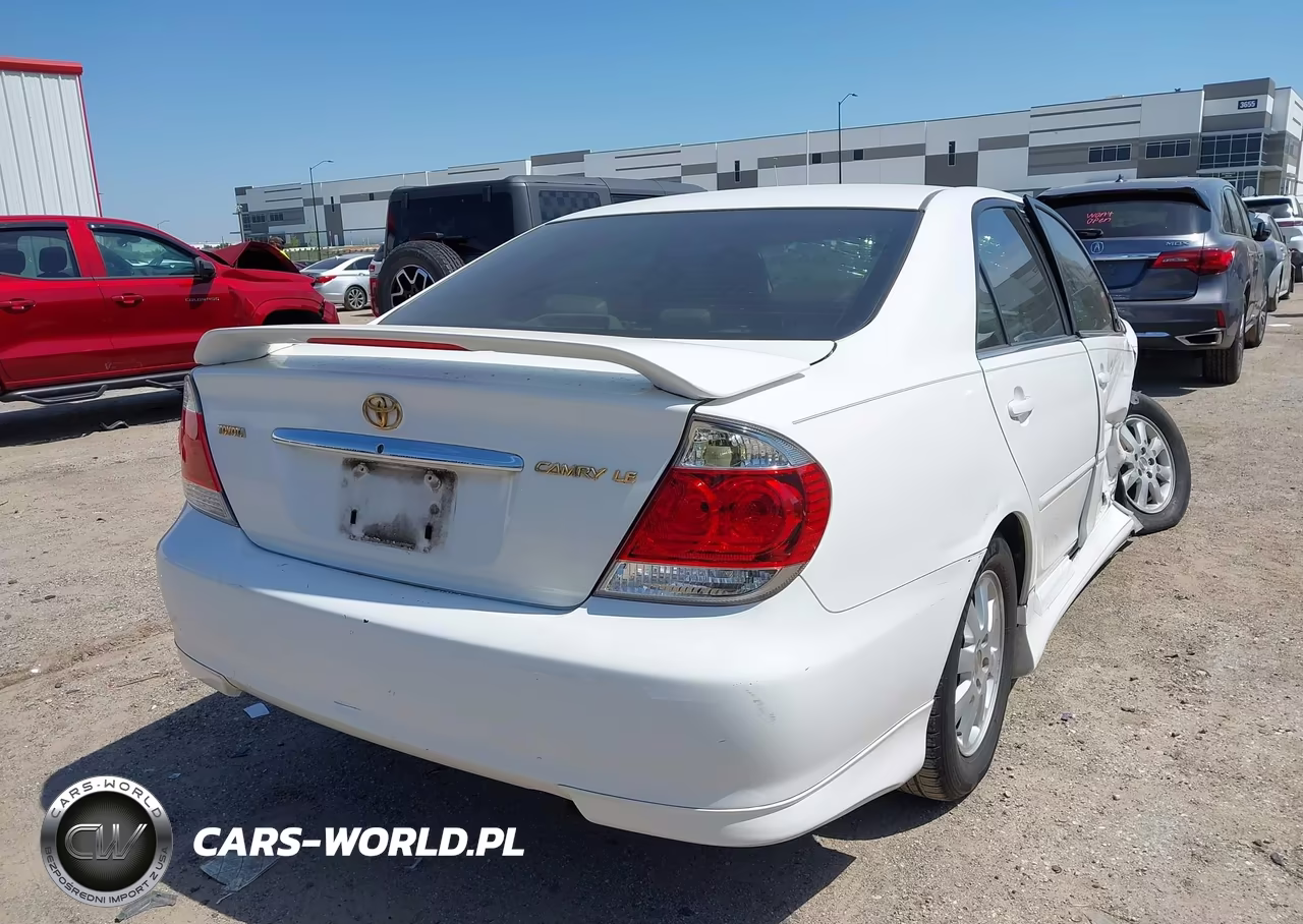 2006 Toyota Camry Le VIN:JTDBE32K063049975 - 4
