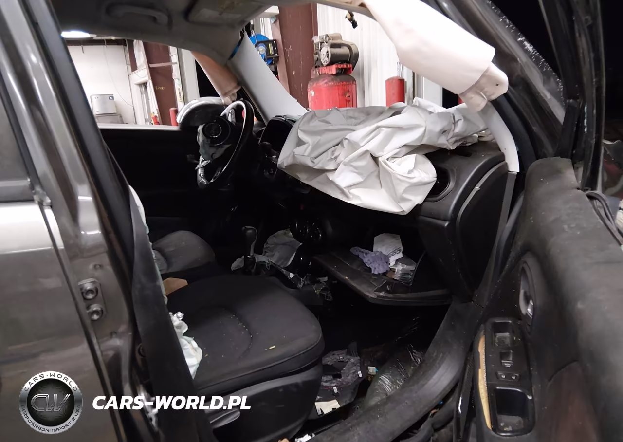 2016 Jeep Renegade Justice VIN:ZACCJBBT3GPC87996 - 5