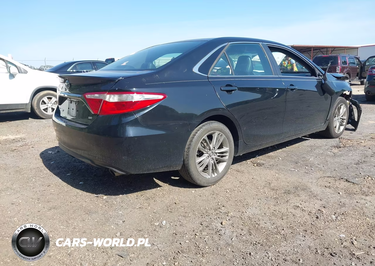 2017 Toyota Camry Se VIN:4T1BF1FK4HU775939 - 4