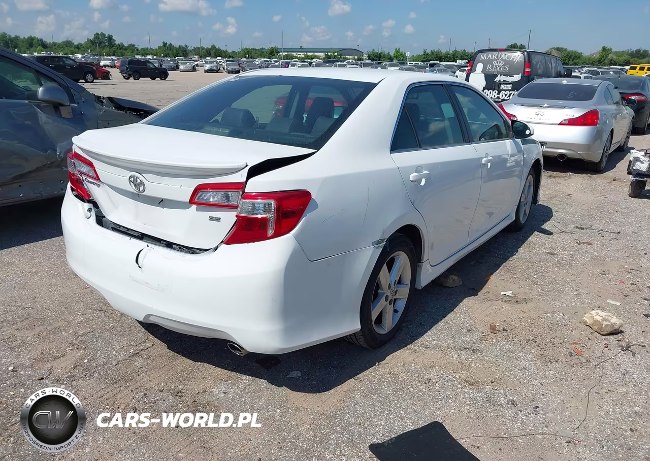 2014 Toyota Camry Se VIN:4T1BF1FK3EU315103 - 4