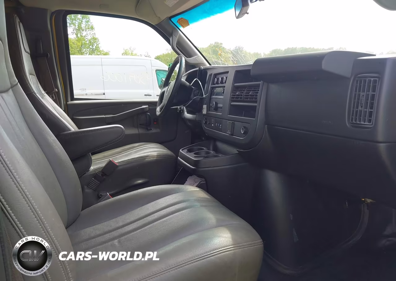2020 GMC Savana Cargo Rwd 2500 Regular Wheelbase Work Van VIN:1GTW7AFG9L1252456 - 5