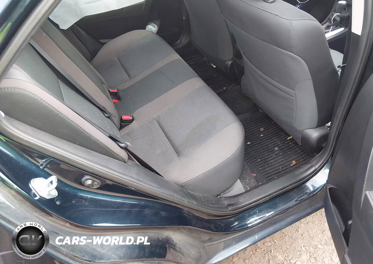 2018 Toyota Corolla Le VIN:2T1BURHE7JC975555 - 8