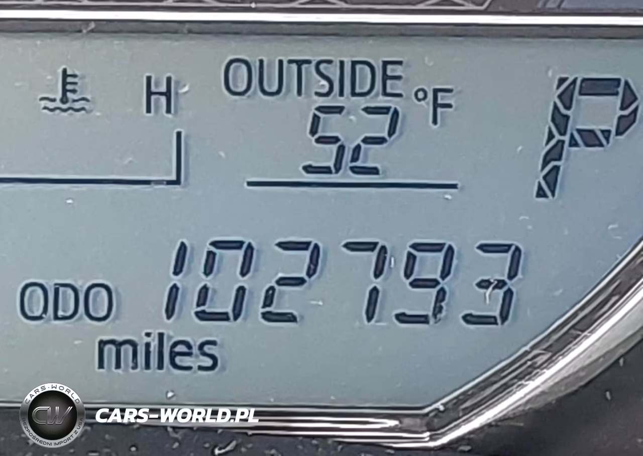 2016 Toyota Corolla Le Plus VIN:5YFBPRHE8GP444932 - 15