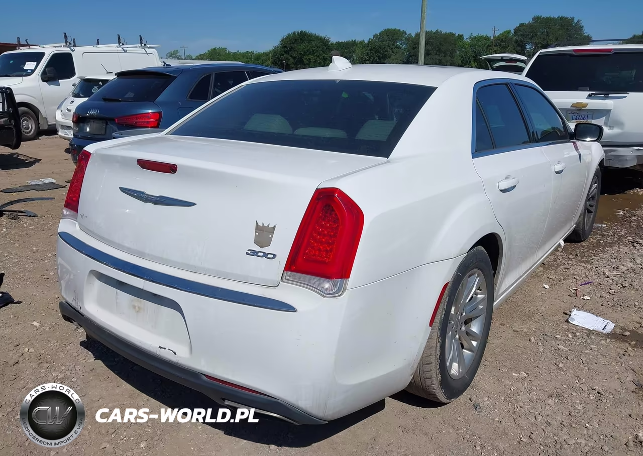 2017 Chrysler 300 Limited VIN:2C3CCAAG1HH662283 - 4