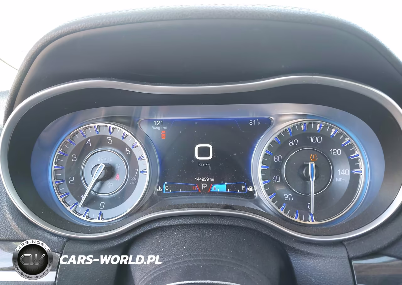 2017 Chrysler 300 Limited VIN:2C3CCAAG1HH662283 - 7