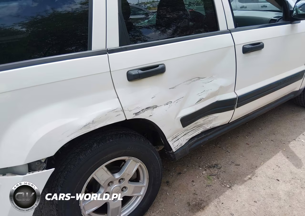 2005 Jeep Grand Cherokee Laredo VIN:1J4GR48K95C607418 - 6