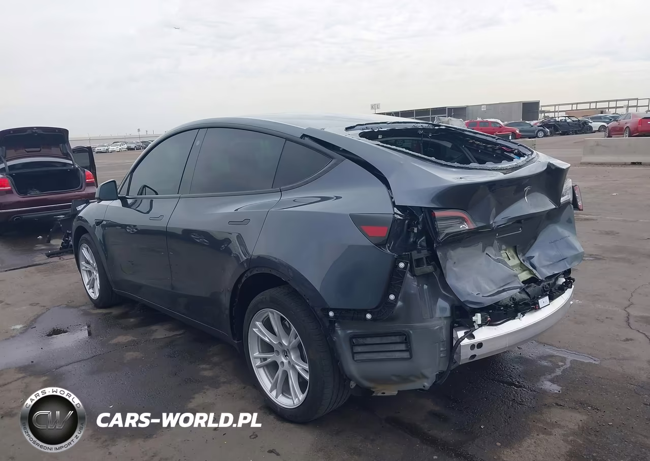 2023 Tesla Model Y Awd-Long Range Dual Motor All-Wheel Drive VIN:7SAYGDEE0PA105773 - 3