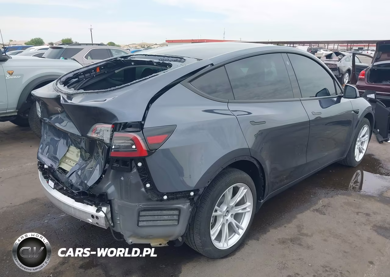 2023 Tesla Model Y Awd-Long Range Dual Motor All-Wheel Drive VIN:7SAYGDEE0PA105773 - 4