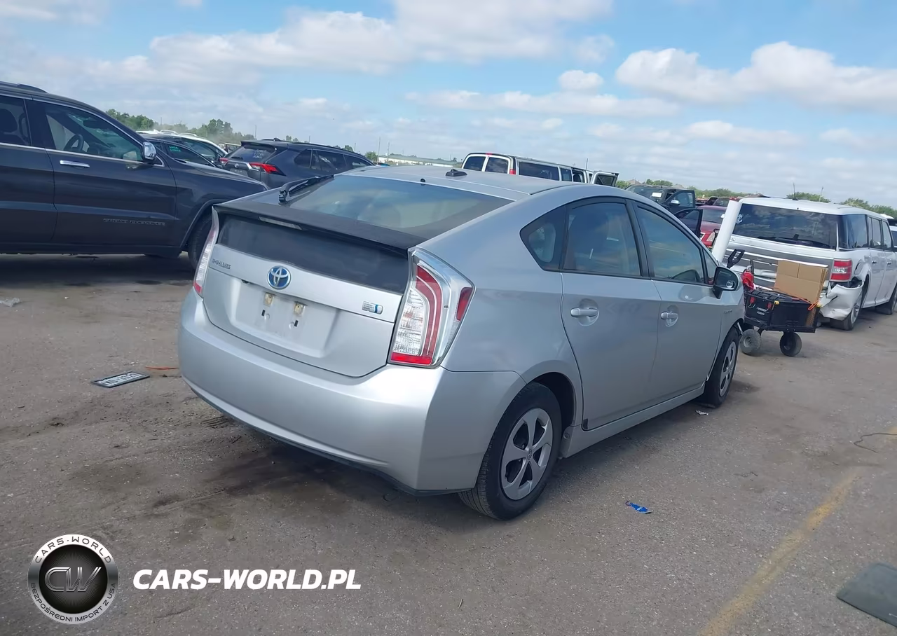 2012 Toyota Prius Four VIN:JTDKN3DUXC5457687 - 4