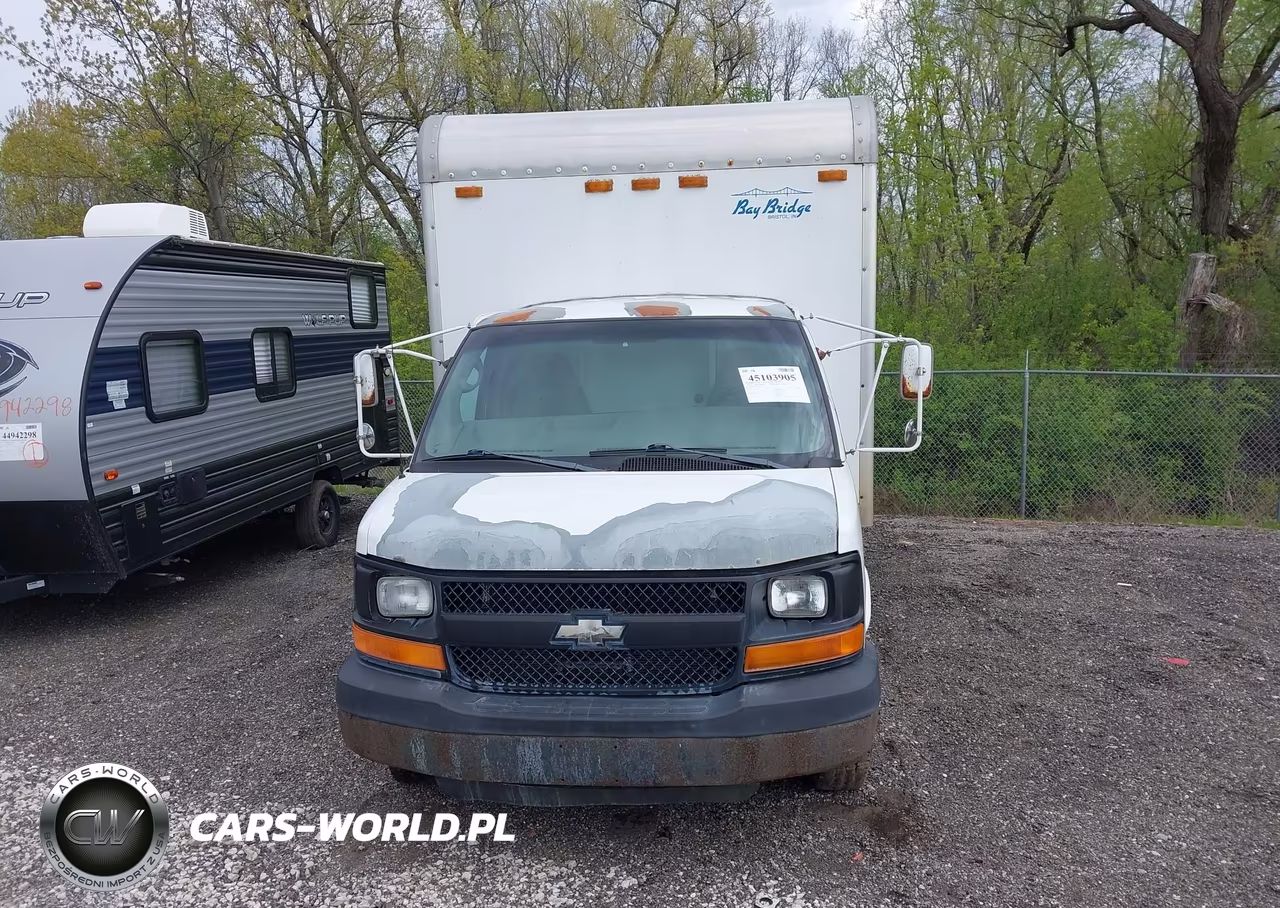 2005 Chevrolet Express Cutaway Base W-C7A VIN:1GBJG31U851204571 - 12