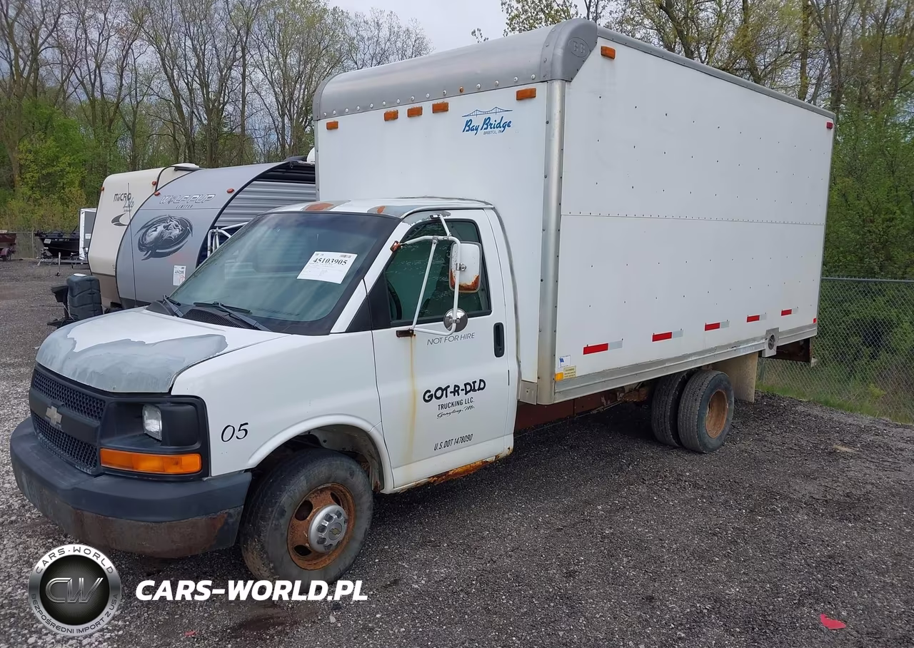 2005 Chevrolet Express Cutaway Base W-C7A VIN:1GBJG31U851204571 - 2