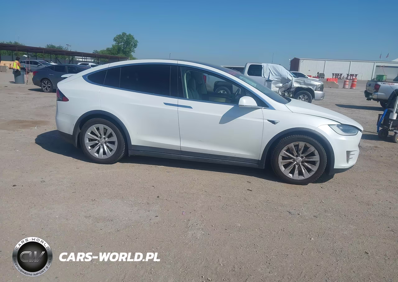 2017 Tesla Model X 100D-75D-90D VIN:5YJXCBE28HF039282 - 14