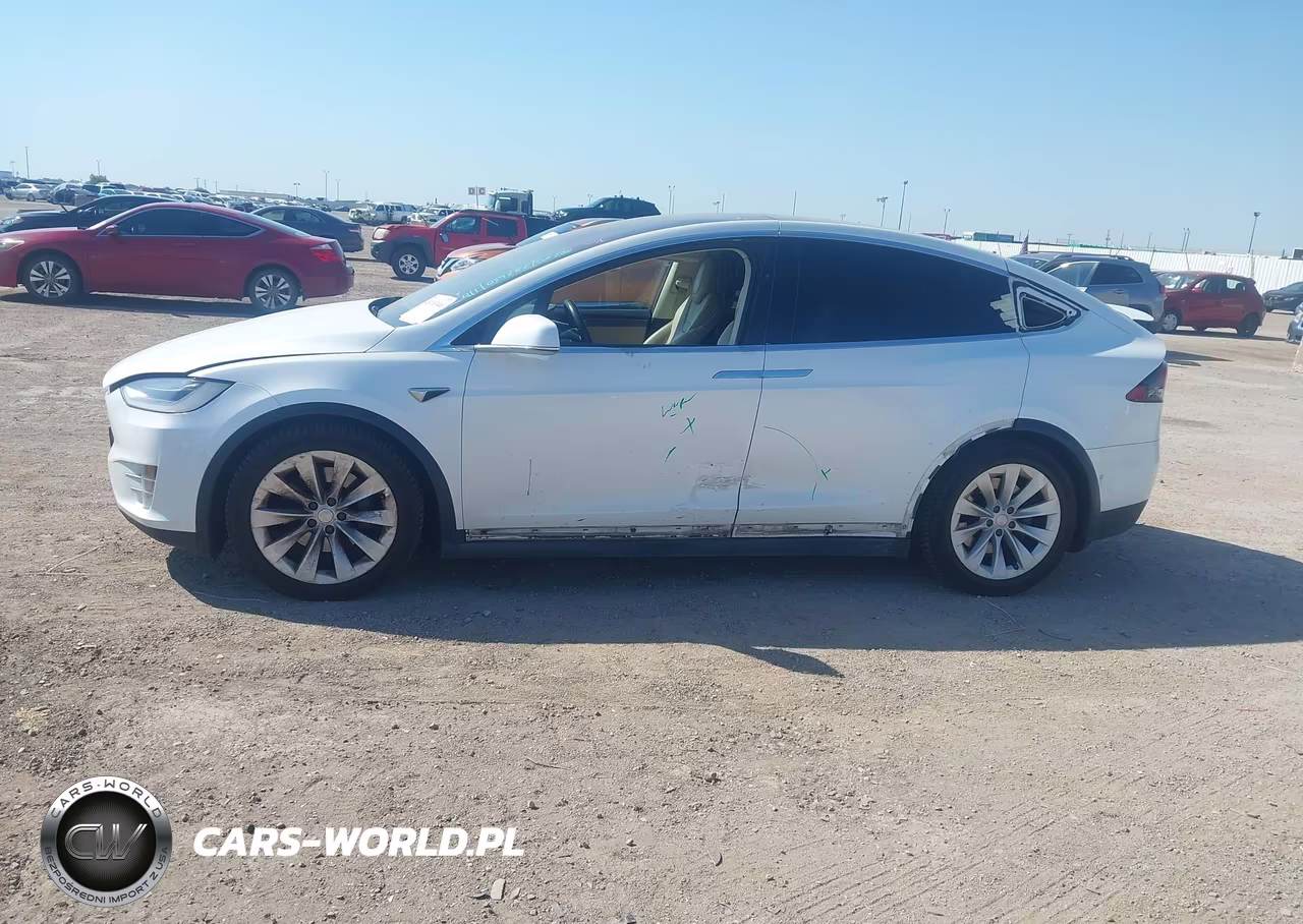 2017 Tesla Model X 100D-75D-90D VIN:5YJXCBE28HF039282 - 15