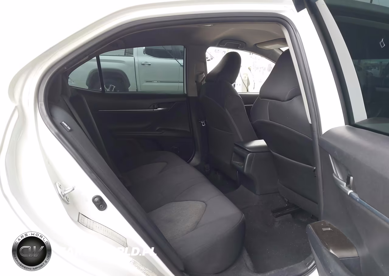 2021 Toyota Camry Le VIN:4T1C11AKXMU589505 - 8