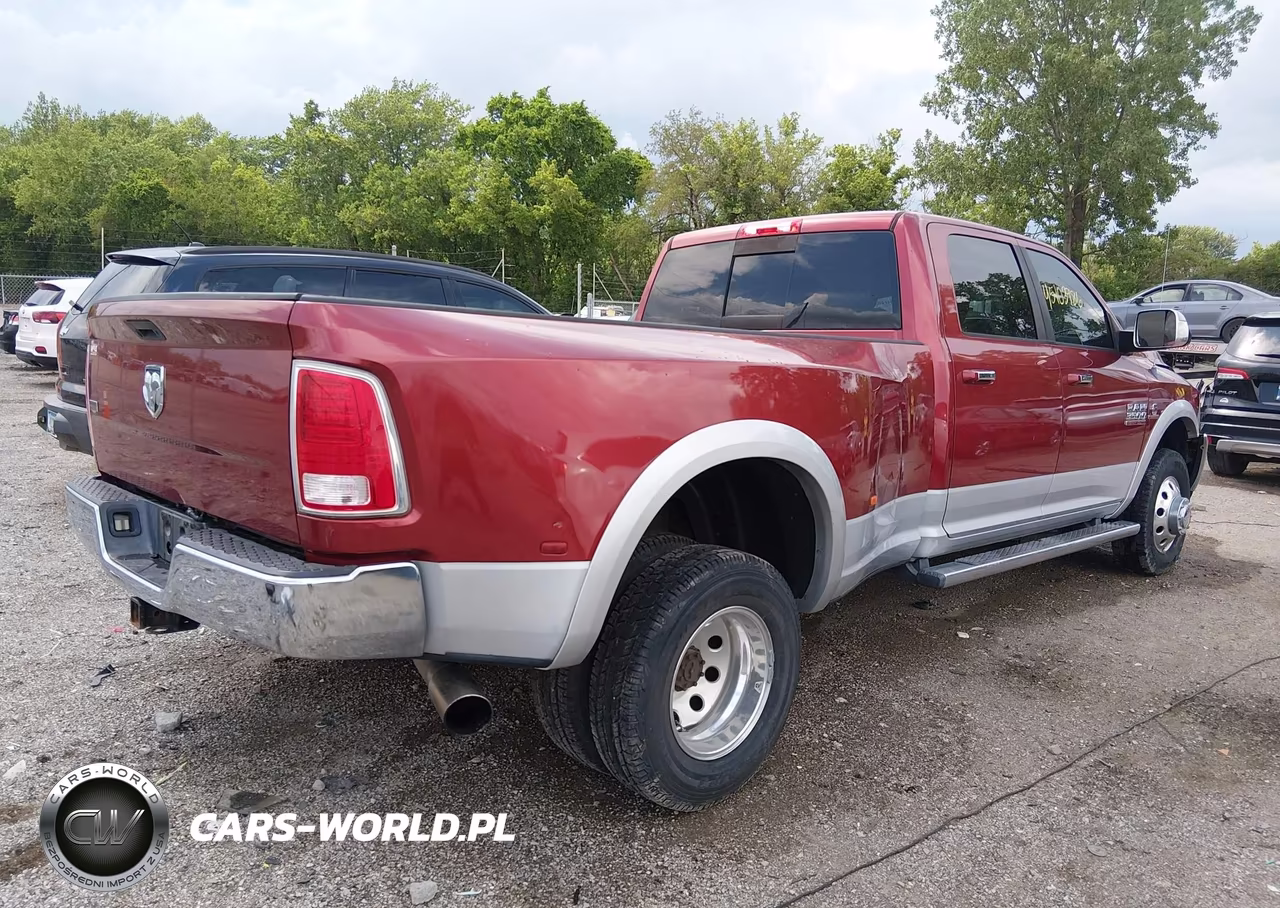 2013 Ram 3500 Laramie VIN:3C63RPJL8DG582300 - 4