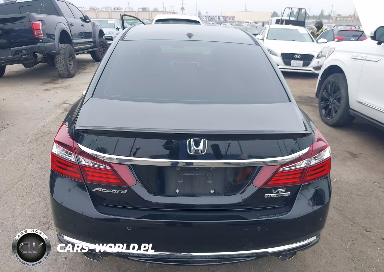 2016 Honda Accord Touring VIN:1HGCR3F90GA008020 - 16