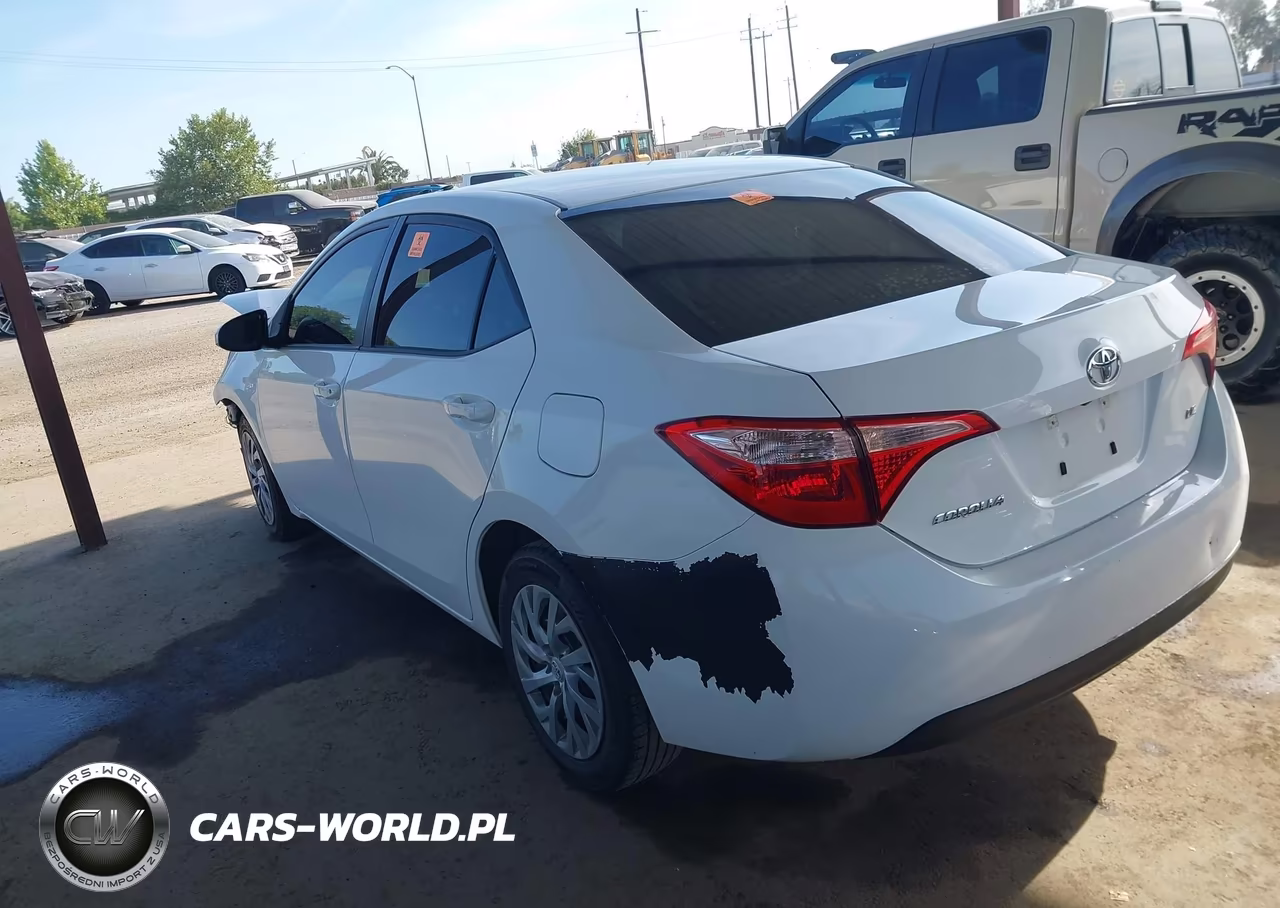 2017 Toyota Corolla Le VIN:2T1BURHE2HC808224 - 3