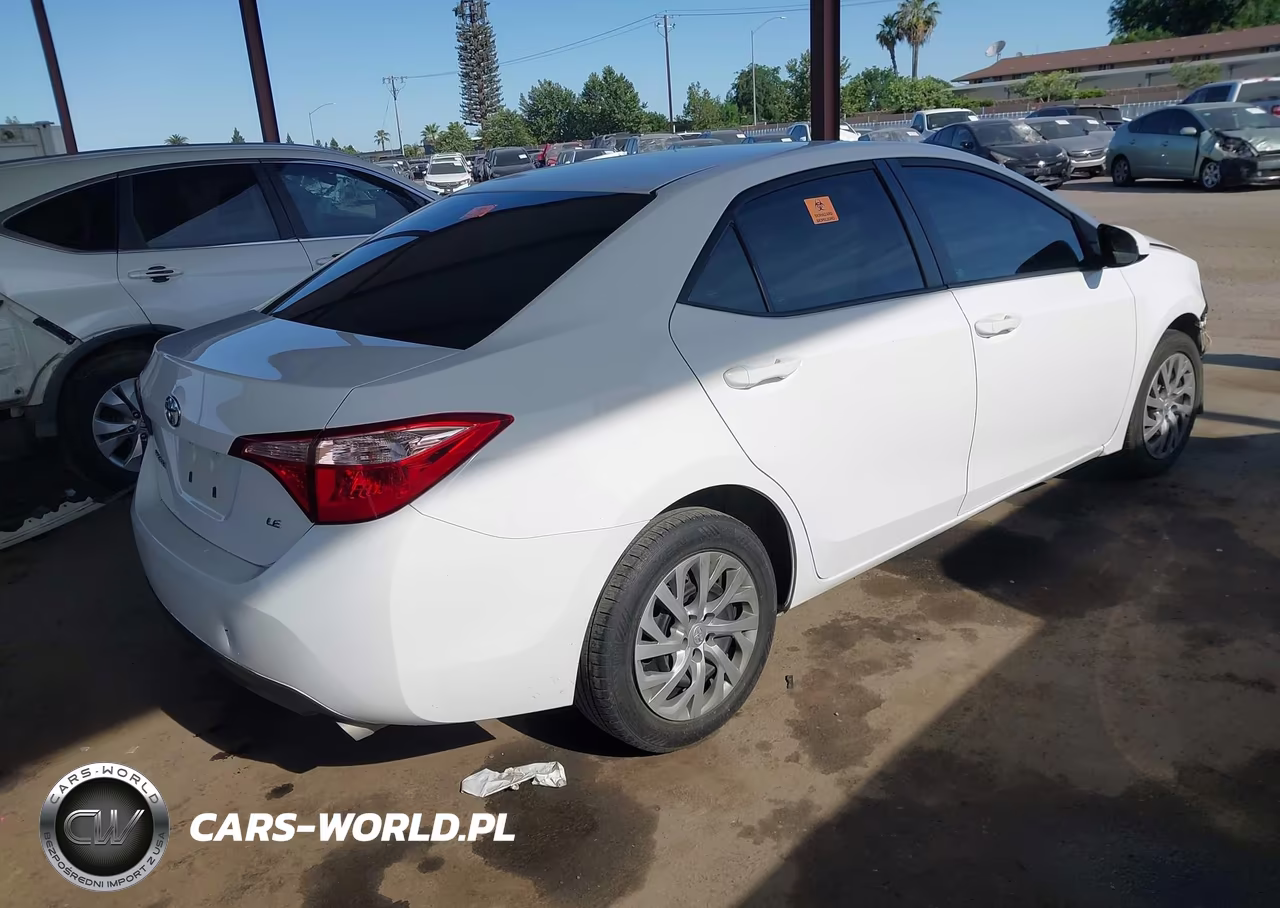2017 Toyota Corolla Le VIN:2T1BURHE2HC808224 - 4
