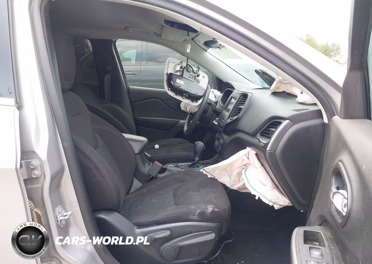 2019 Jeep Cherokee Latitude Fwd VIN:1C4PJLCB9KD434665 - 5