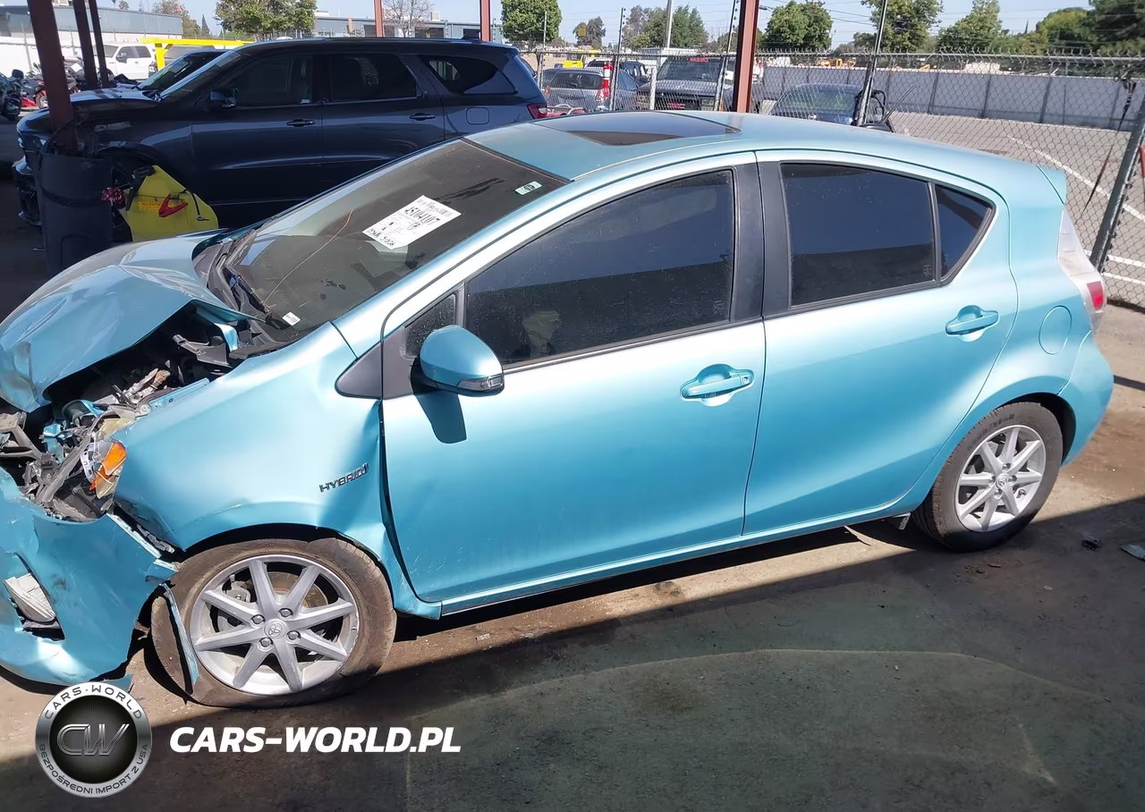 2014 Toyota Prius C Four VIN:JTDKDTB30E1071528 - 15