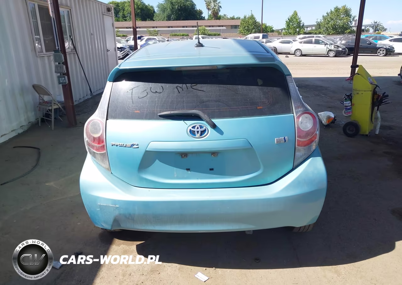 2014 Toyota Prius C Four VIN:JTDKDTB30E1071528 - 17