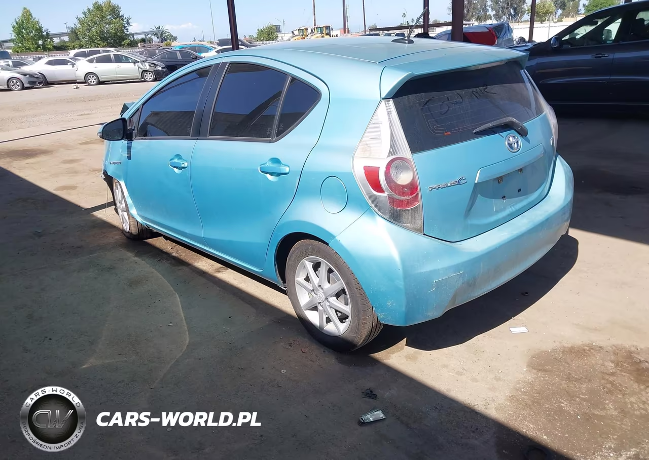 2014 Toyota Prius C Four VIN:JTDKDTB30E1071528 - 3