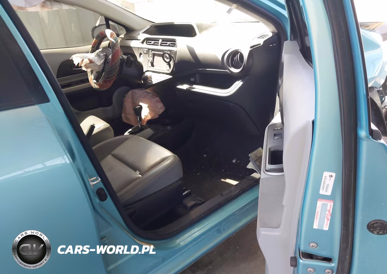 2014 Toyota Prius C Four VIN:JTDKDTB30E1071528 - 5
