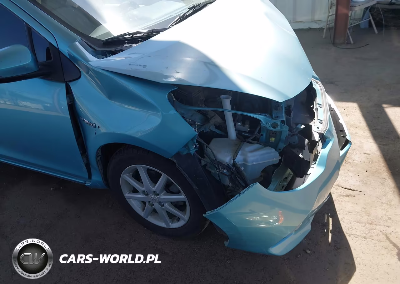 2014 Toyota Prius C Four VIN:JTDKDTB30E1071528 - 6