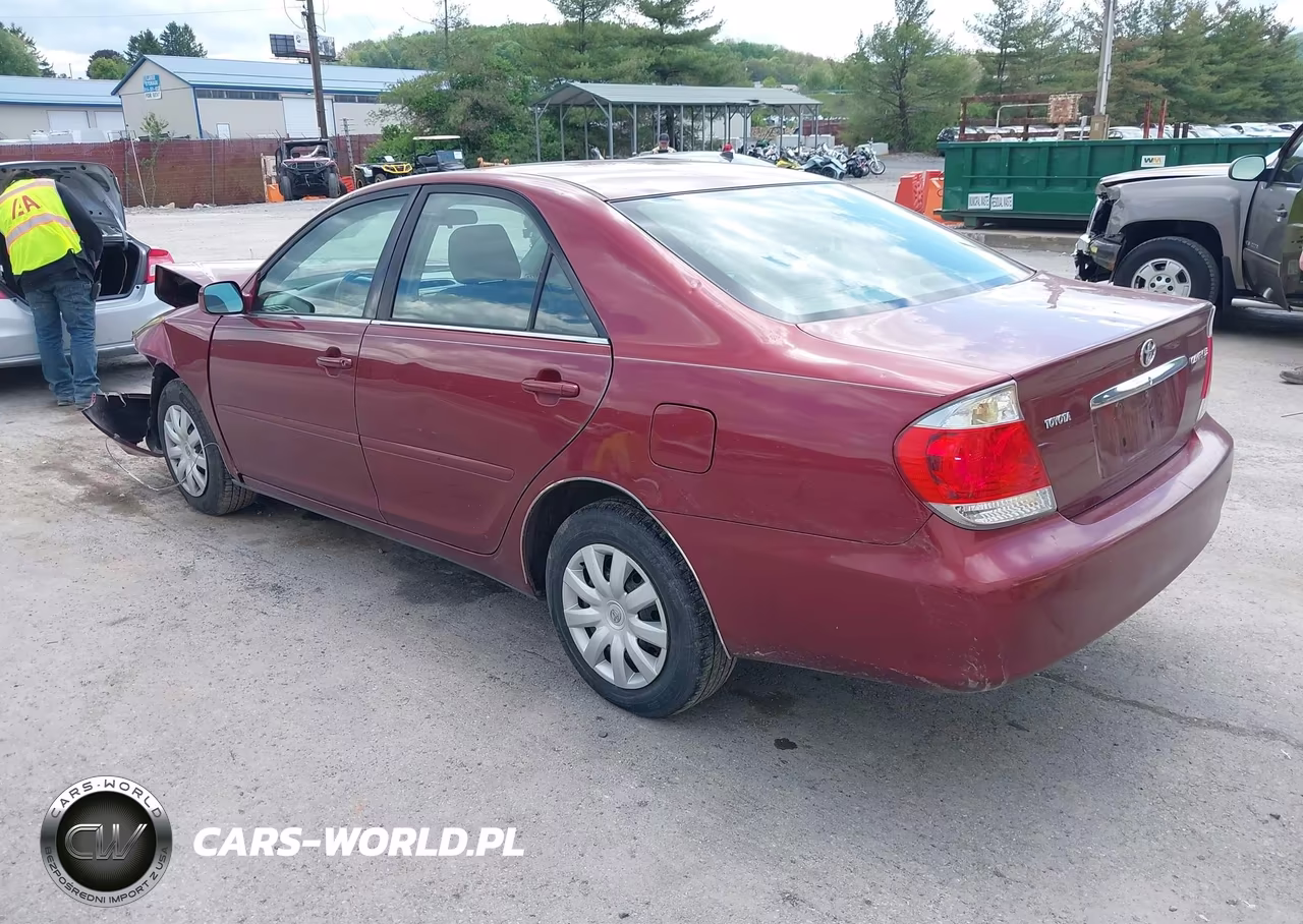 2005 Toyota Camry Le VIN:4T1BE32K25U434880 - 3