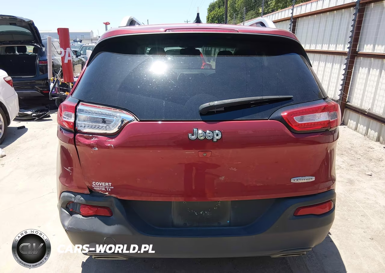 2015 Jeep Cherokee Latitude VIN:1C4PJLCS2FW671668 - 16