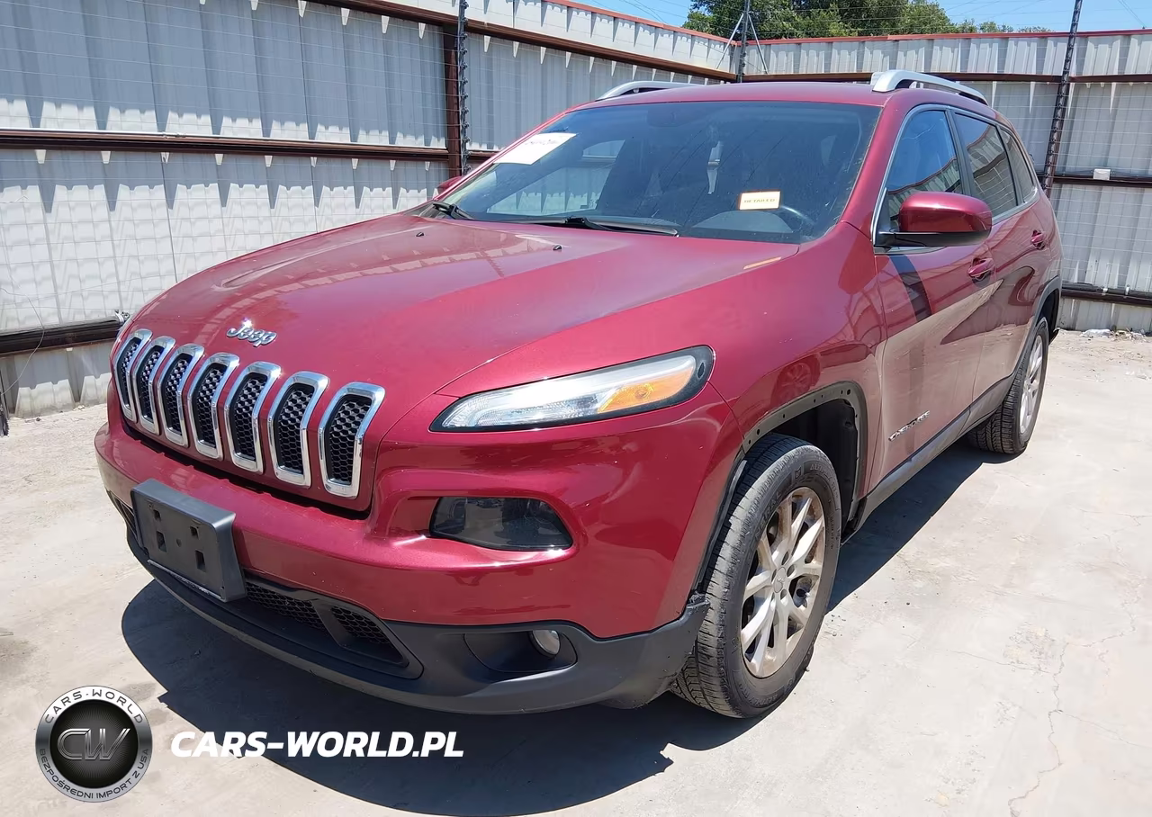 2015 Jeep Cherokee Latitude VIN:1C4PJLCS2FW671668 - 2
