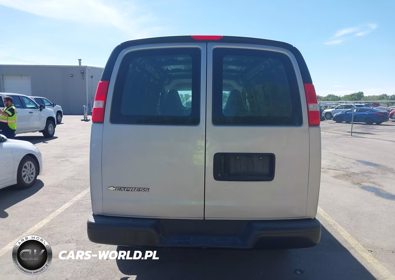 2018 Chevrolet Express 2500 Work Van VIN:1GCWGAFG4J1272756 - 18