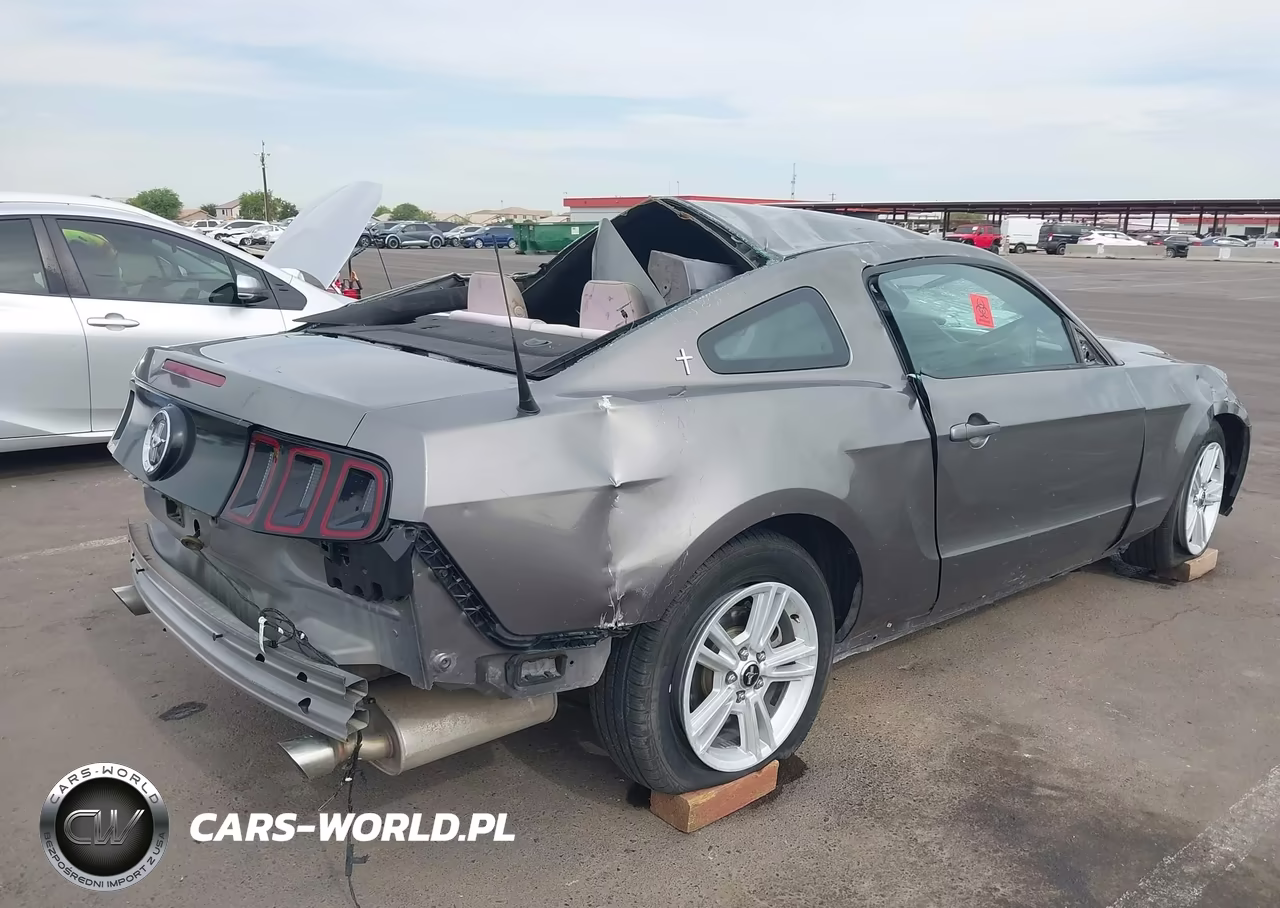 2014 Ford Mustang V6 VIN:1ZVBP8AM8E5291584 - 4
