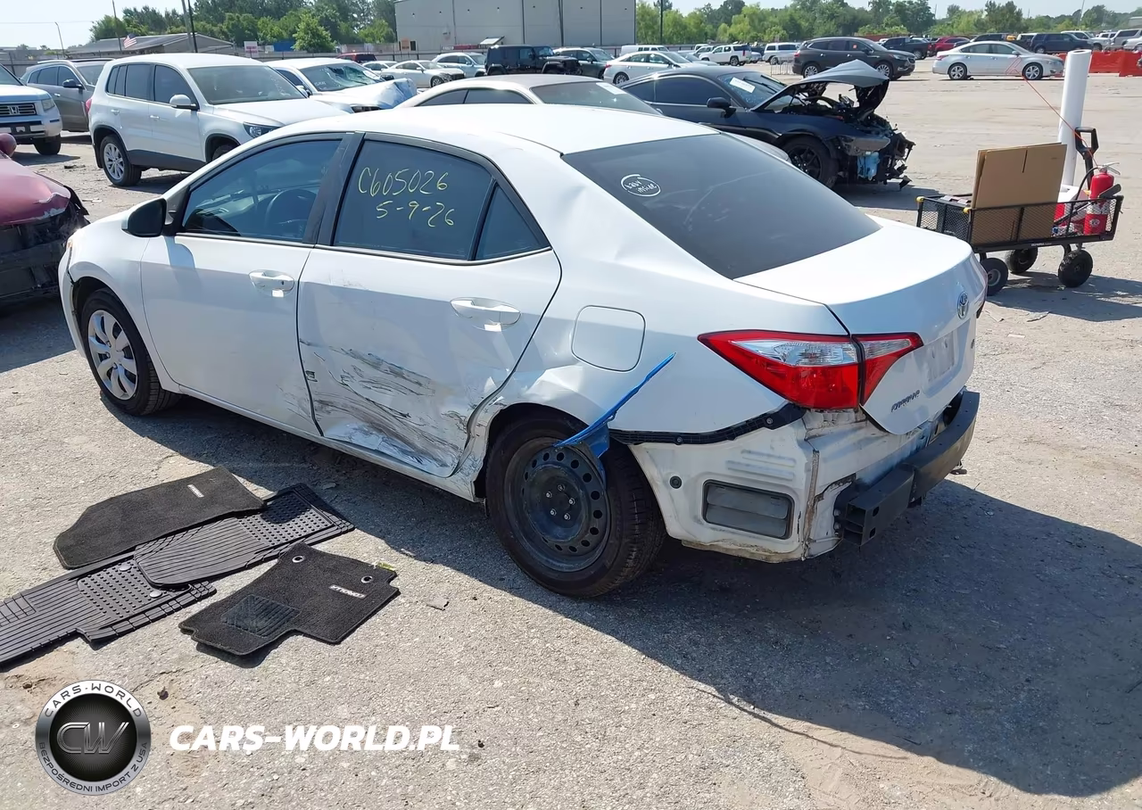 2016 Toyota Corolla Le VIN:5YFBURHE1GP408346 - 3