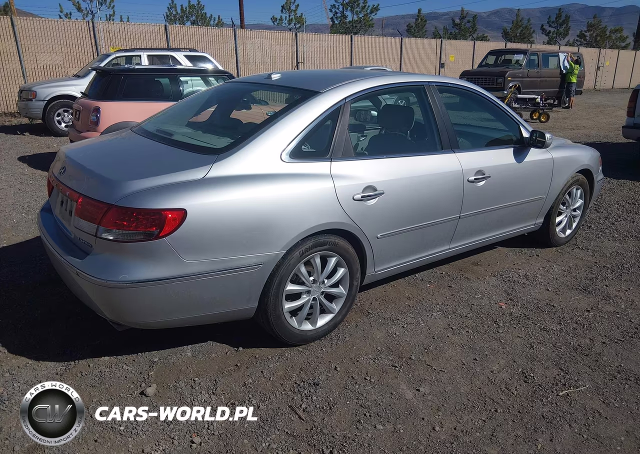 2008 Hyundai Azera Limited VIN:KMHFC46F88A316770 - 4