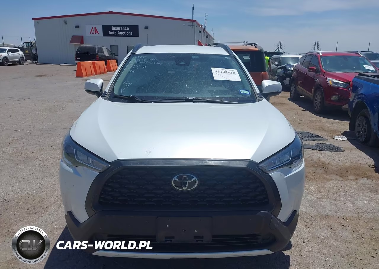 2022 Toyota Corolla Cross Le VIN:7MUCAAAG0NV012137 - 12