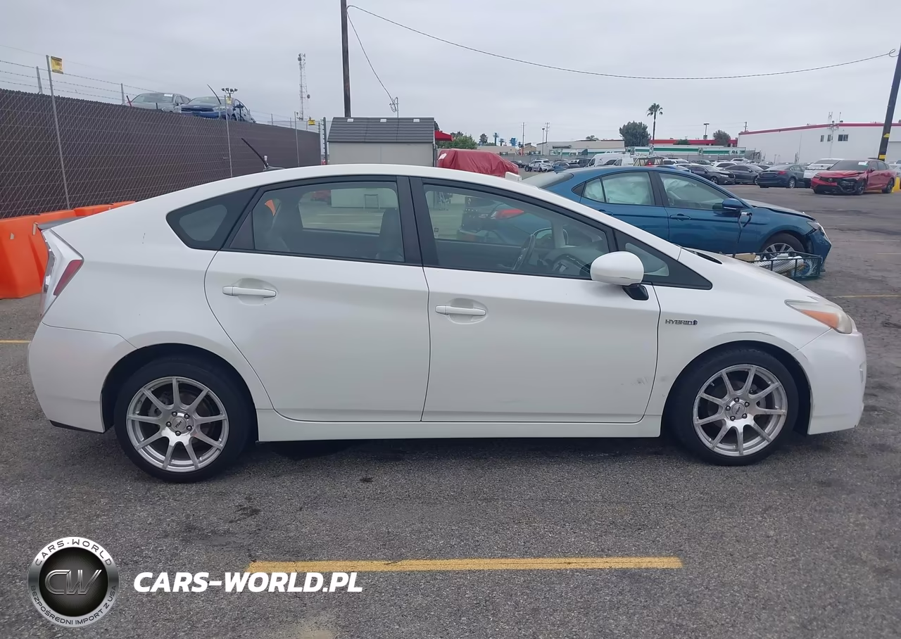 2011 Toyota Prius Four VIN:JTDKN3DU3B5313557 - 13