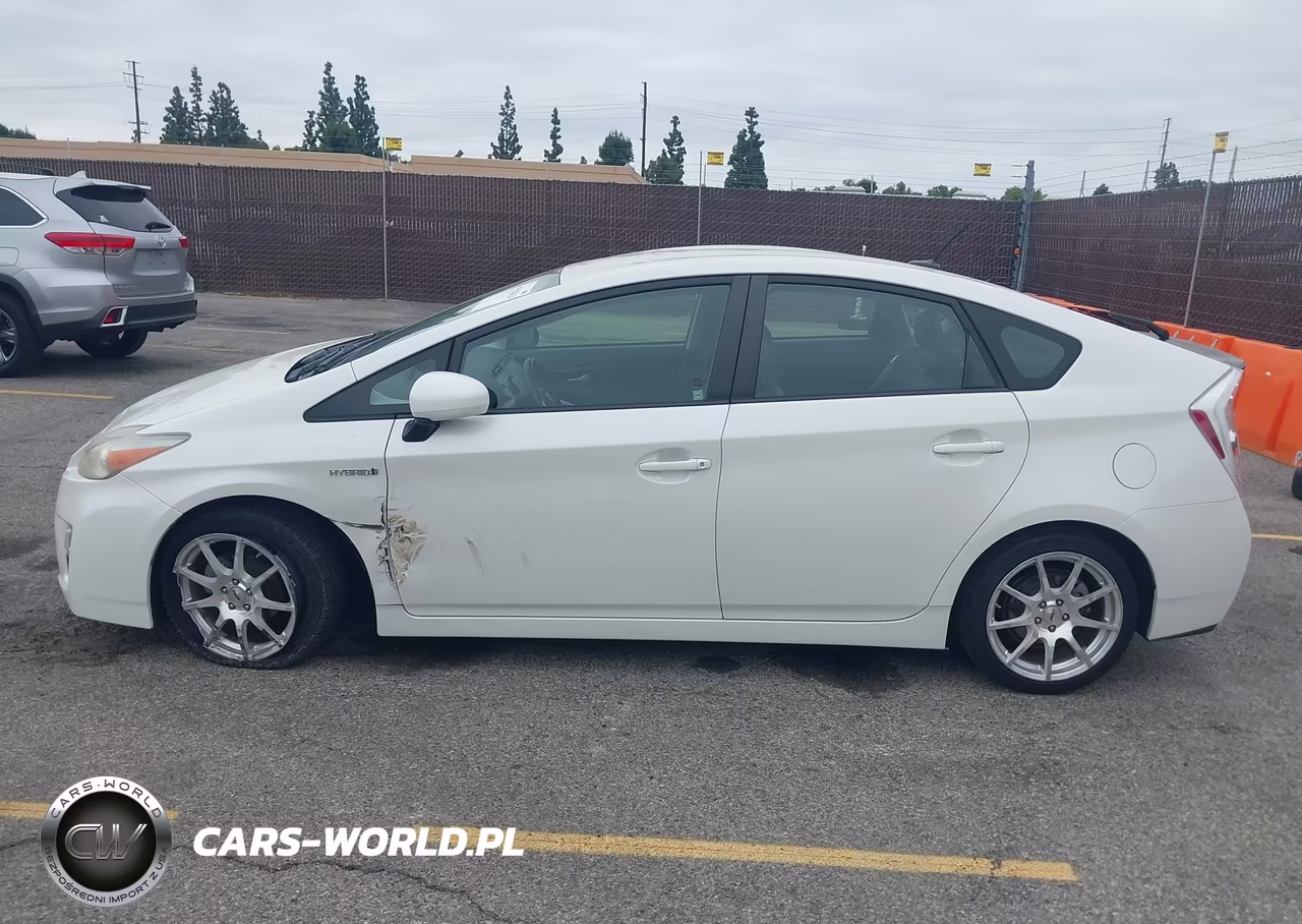 2011 Toyota Prius Four VIN:JTDKN3DU3B5313557 - 14