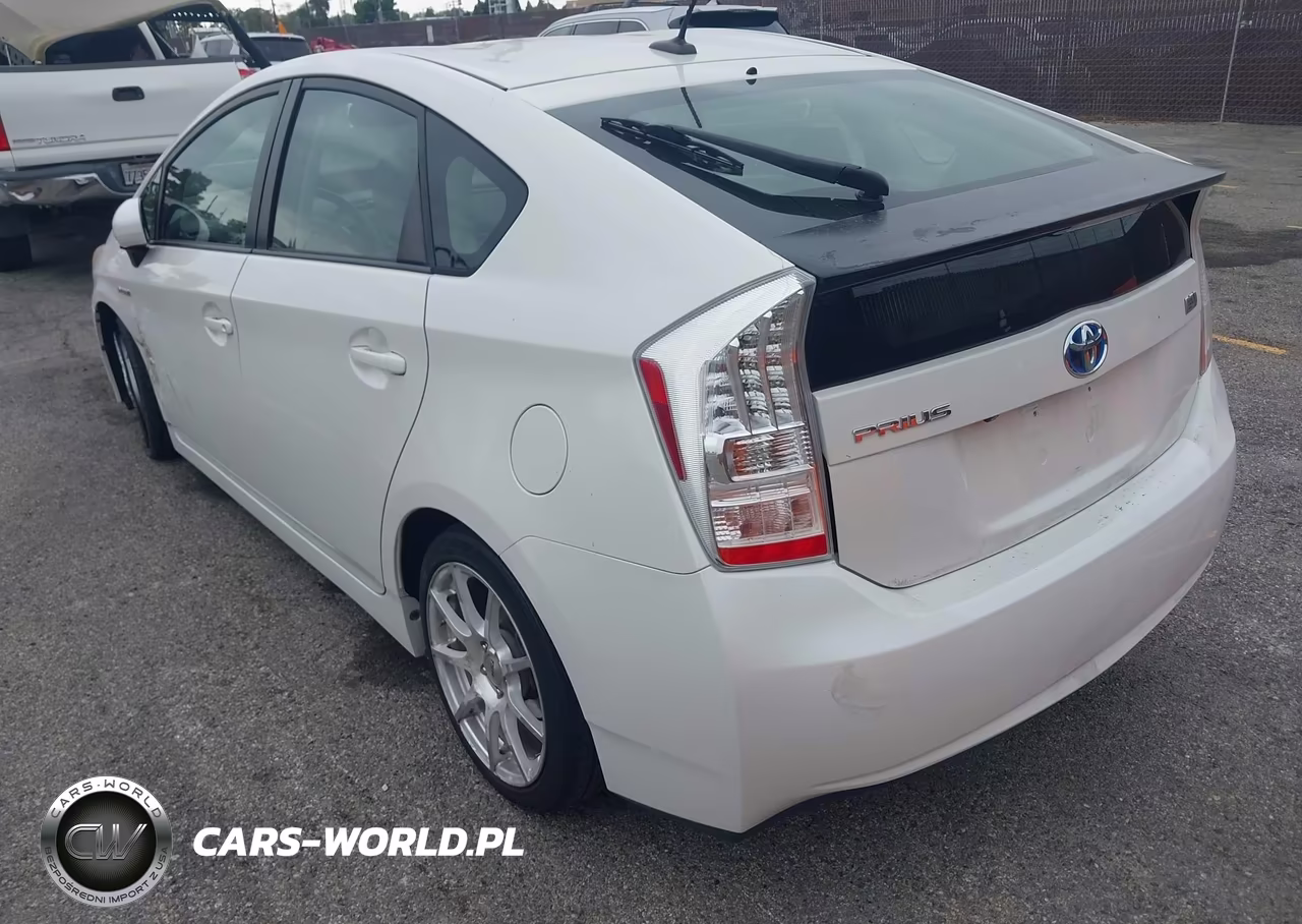2011 Toyota Prius Four VIN:JTDKN3DU3B5313557 - 3
