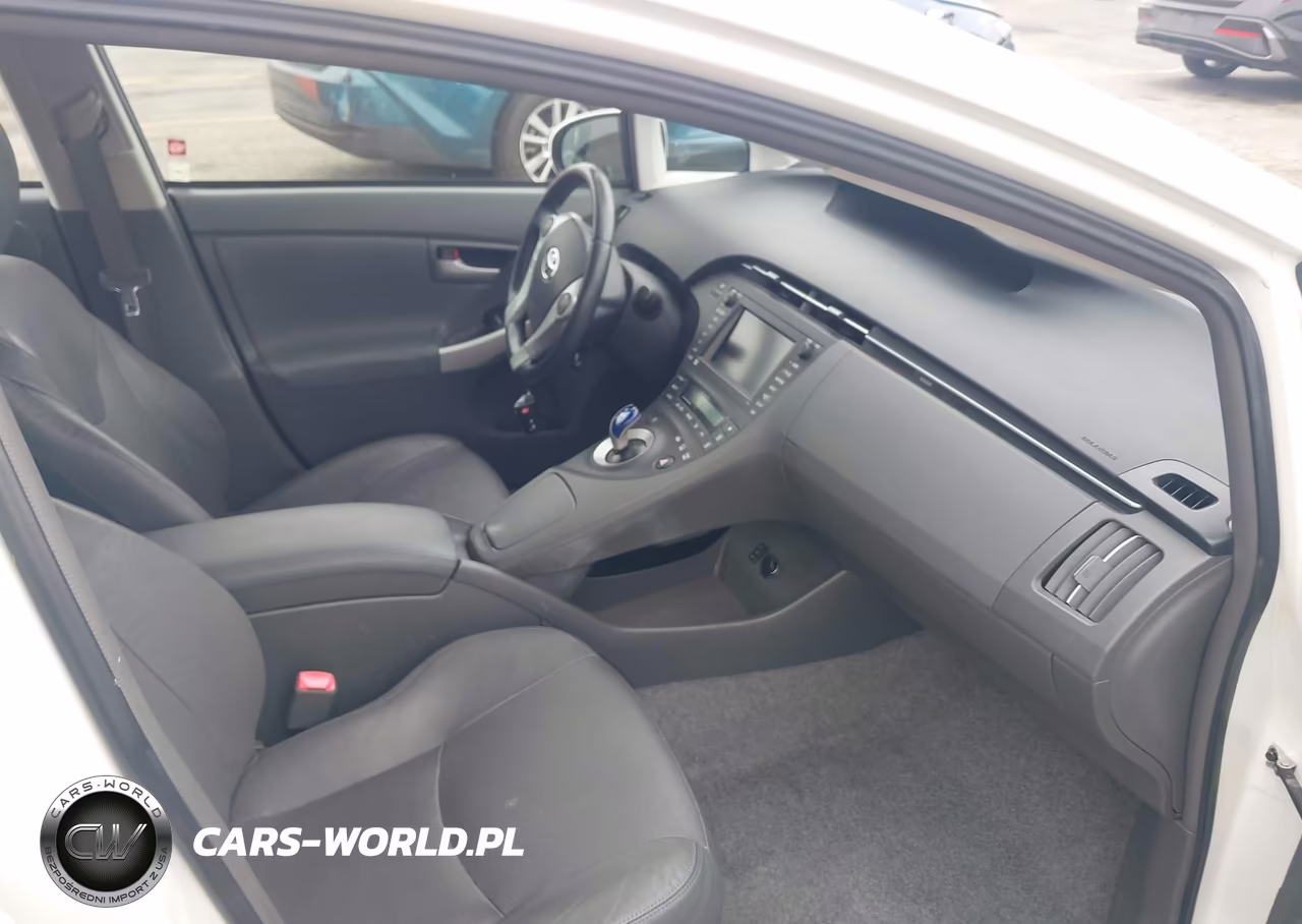 2011 Toyota Prius Four VIN:JTDKN3DU3B5313557 - 5