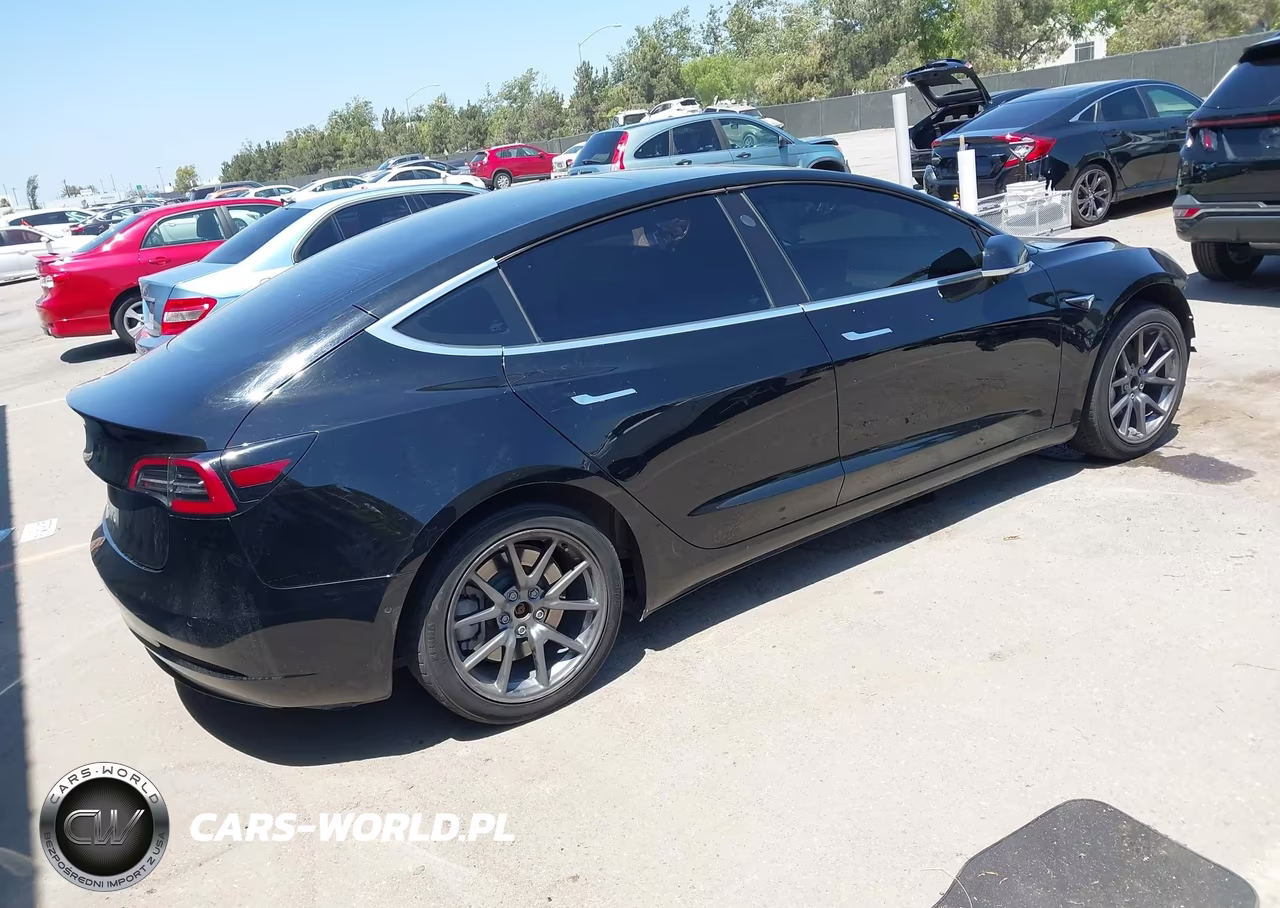 2018 Tesla Model 3 Long Range-Mid Range VIN:5YJ3E1EAXJF056519 - 4