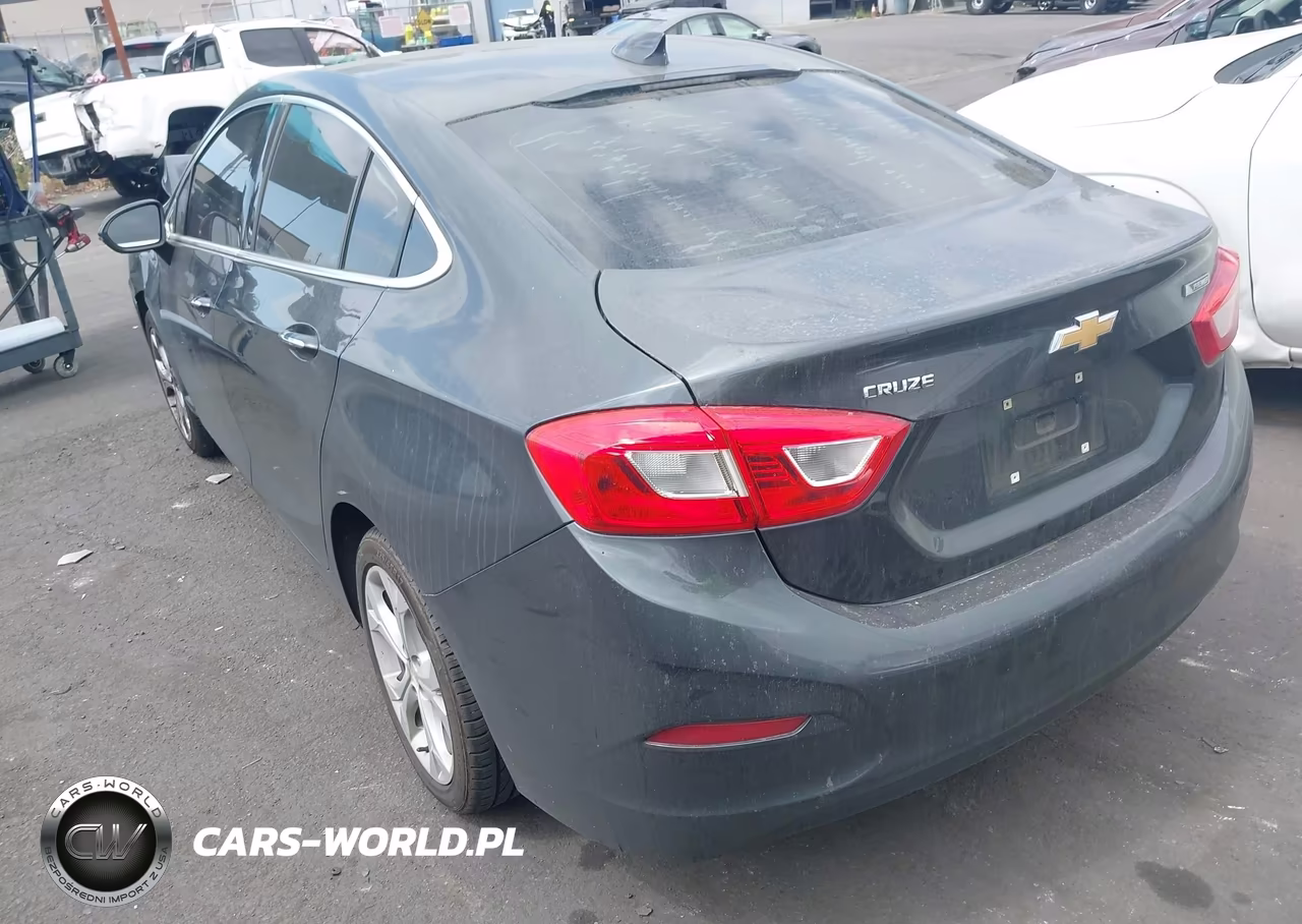 2017 Chevrolet Cruze Premier Auto VIN:3G1BF5SMXHS517470 - 3