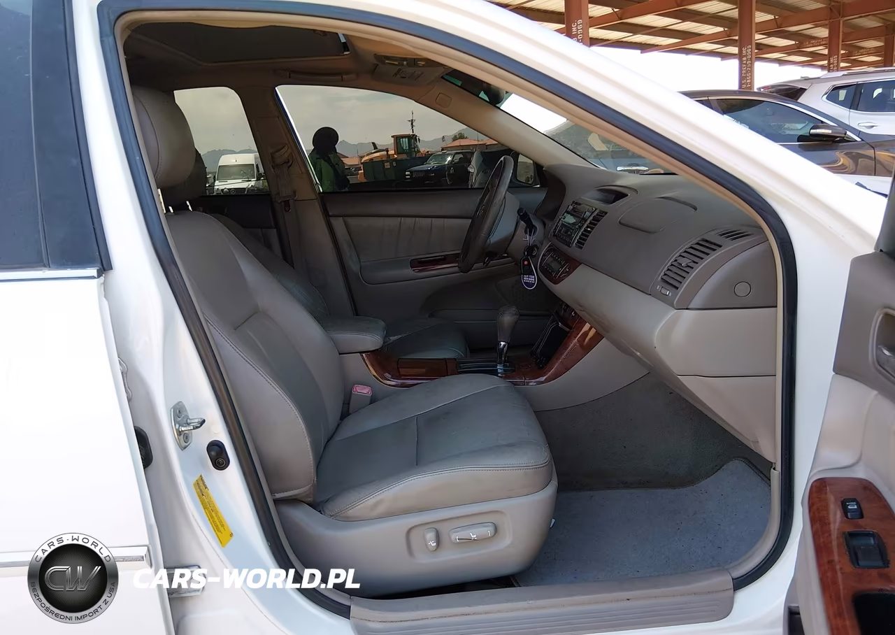 2005 Toyota Camry Xle VIN:4T1BE30K05U570833 - 5
