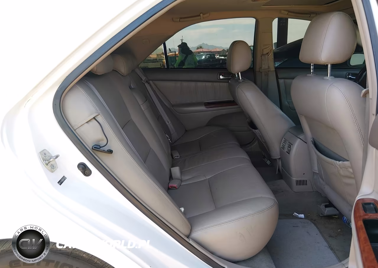 2005 Toyota Camry Xle VIN:4T1BE30K05U570833 - 8