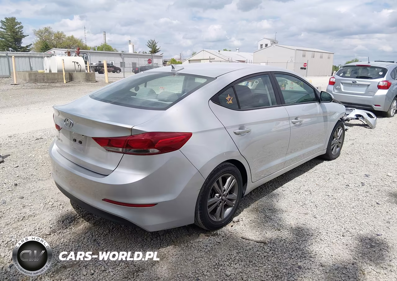 2018 Hyundai Elantra Sel VIN:5NPD84LF2JH270787 - 4