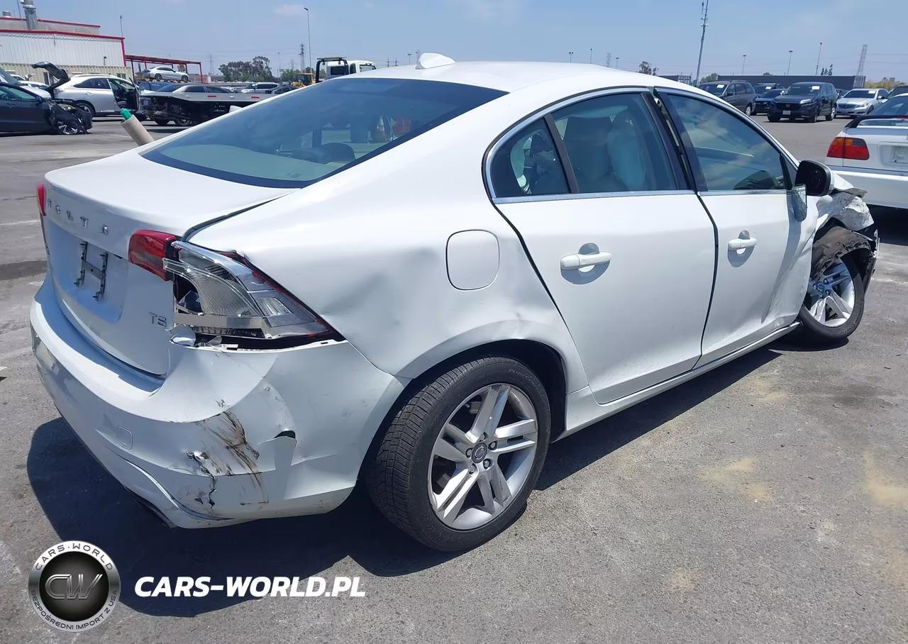 2014 Volvo S60 T5 VIN:YV1612FS0E2278110 - 4