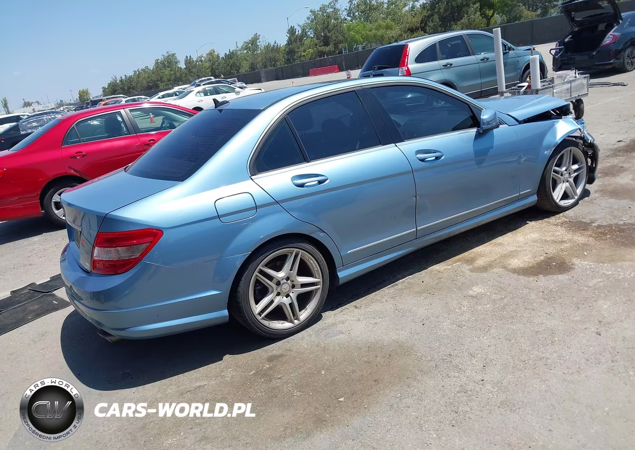 2011 Mercedes-Benz C 300 Sport VIN:WDDGF5EB6BR153099 - 4
