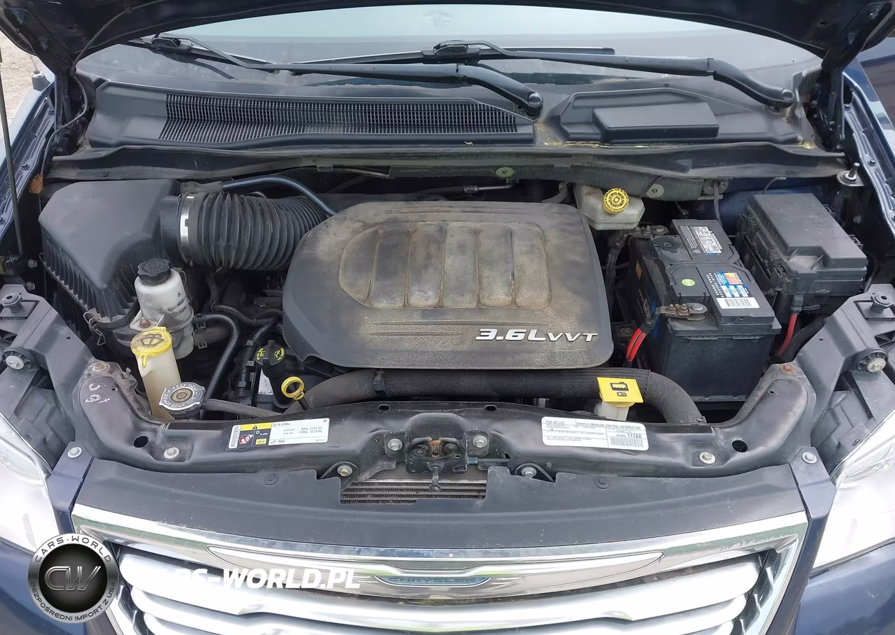 2015 Chrysler Town & Country Touring VIN:2C4RC1BG7FR711644 - 10